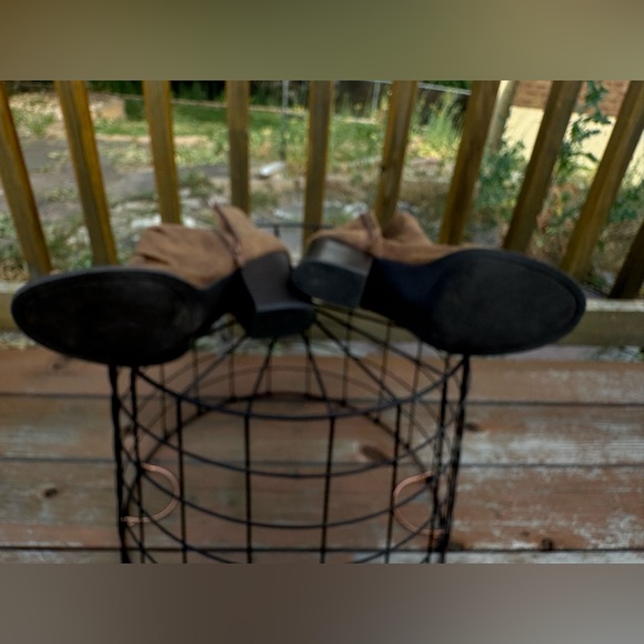 Open toe booties - Picture 3 of 3